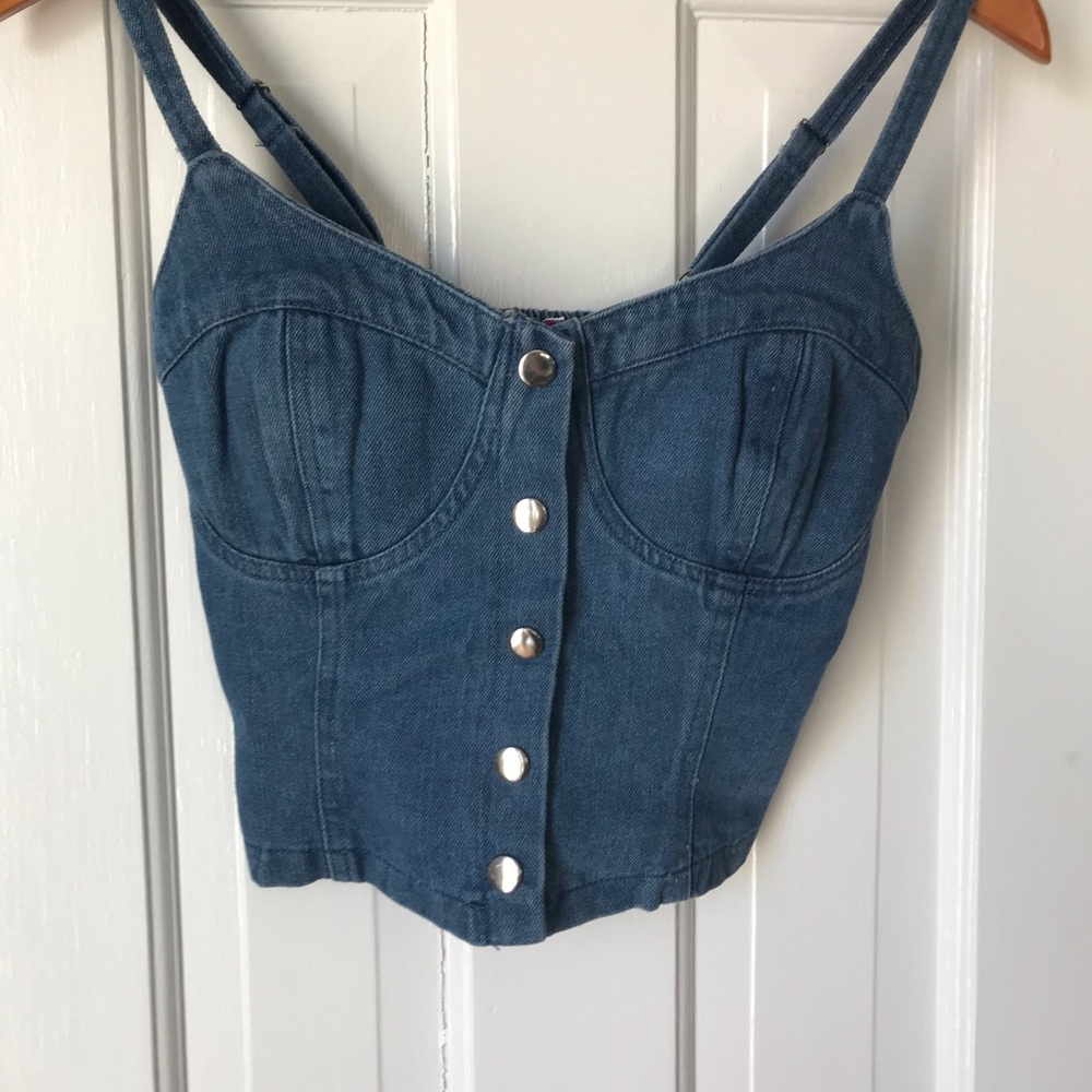 Body Central Denim Crop Top - Picture 3 of 3